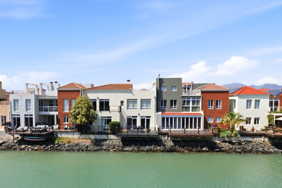 4 Bedroom Property for Sale in Harbour Island Western Cape